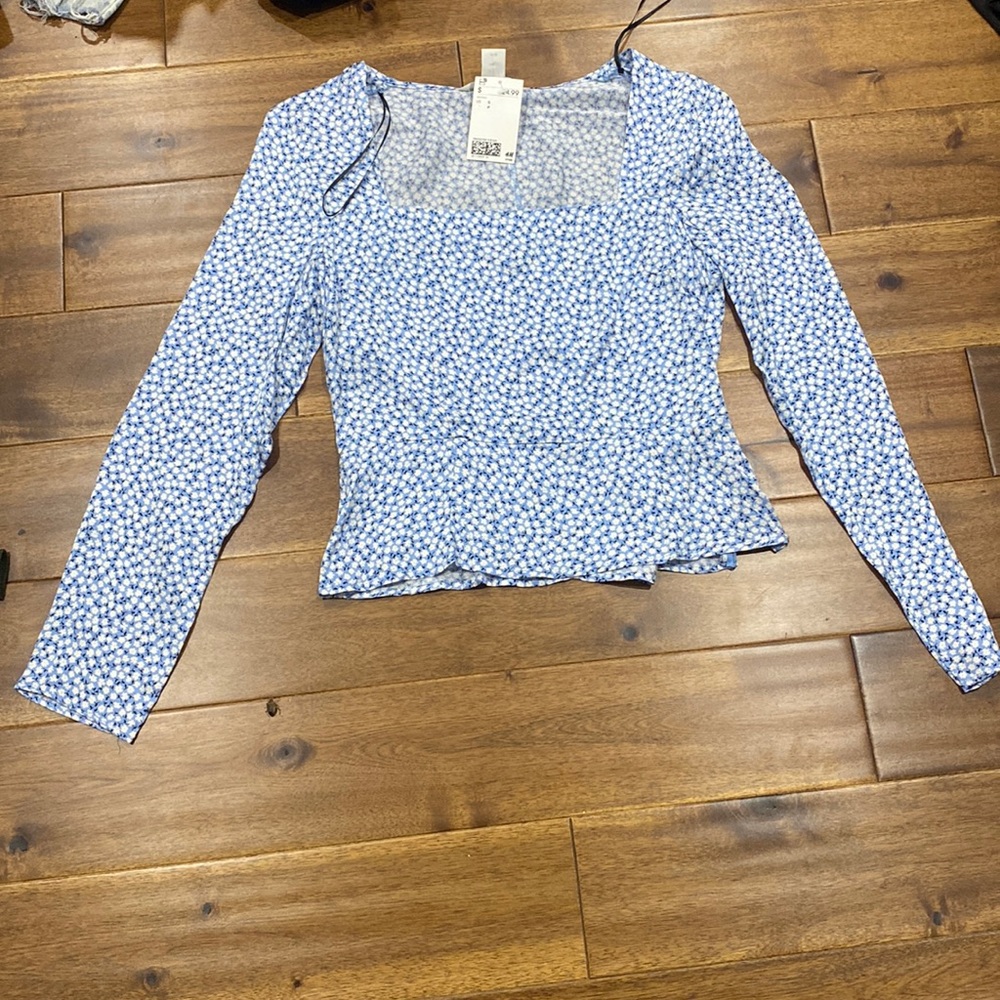 H & M blue flower shirt size S